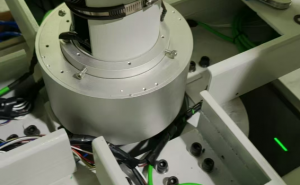 中孔网线滑环应用案例_工业机器人旋转以太网信号传输解决方案